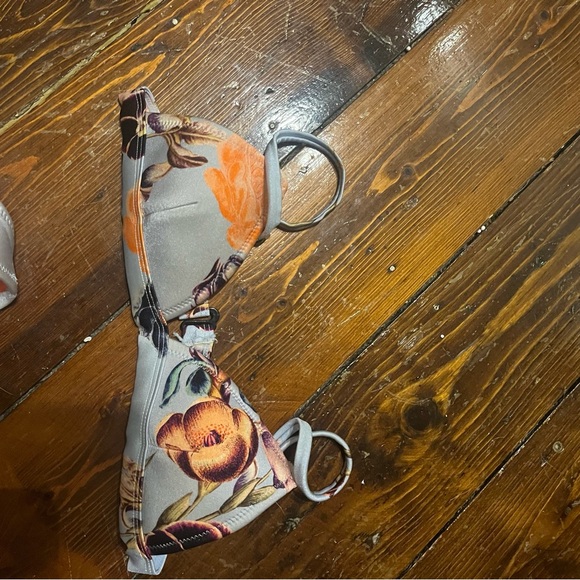 Floral TRIANGL bikini swimsuit size S/XS - Picture 5 of 7